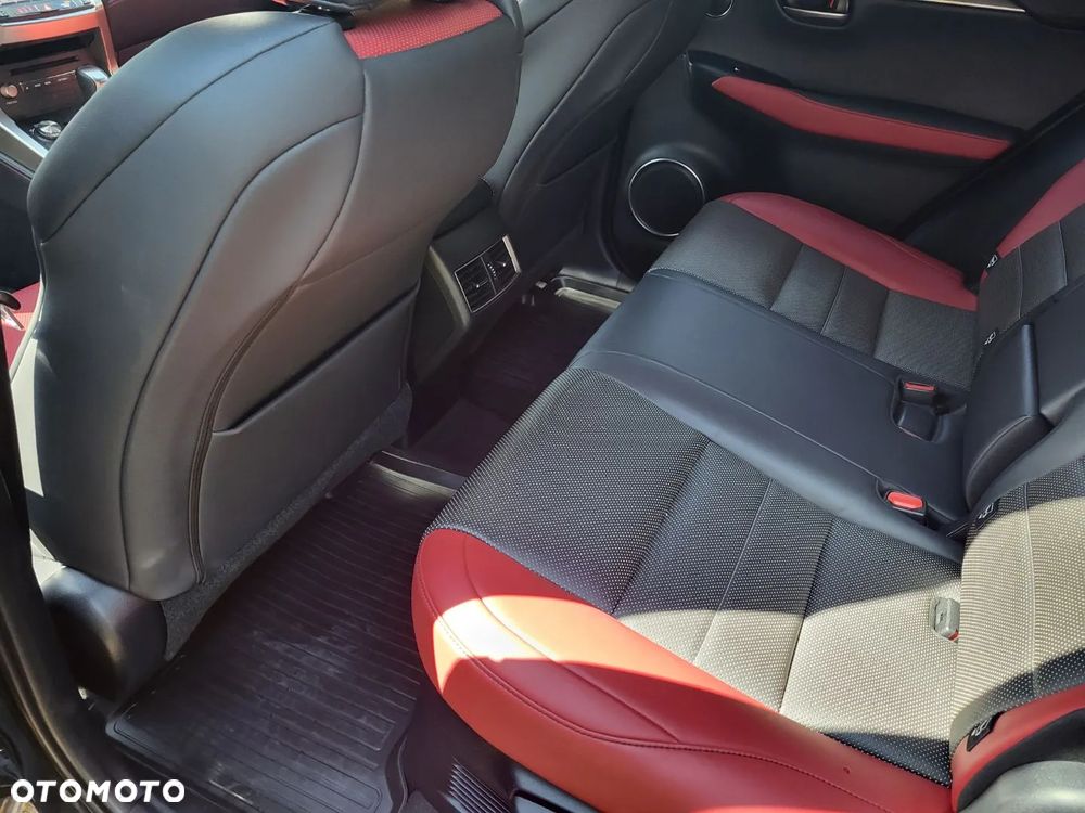 Lexus NX 300 GPF F Sport AWD - 4