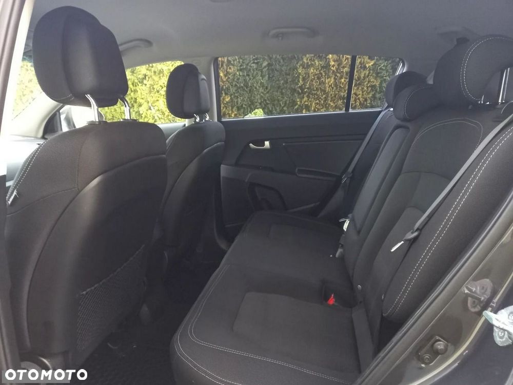 Kia Sportage 1.7 CRDI 2WD Dream-Team Edition - 25