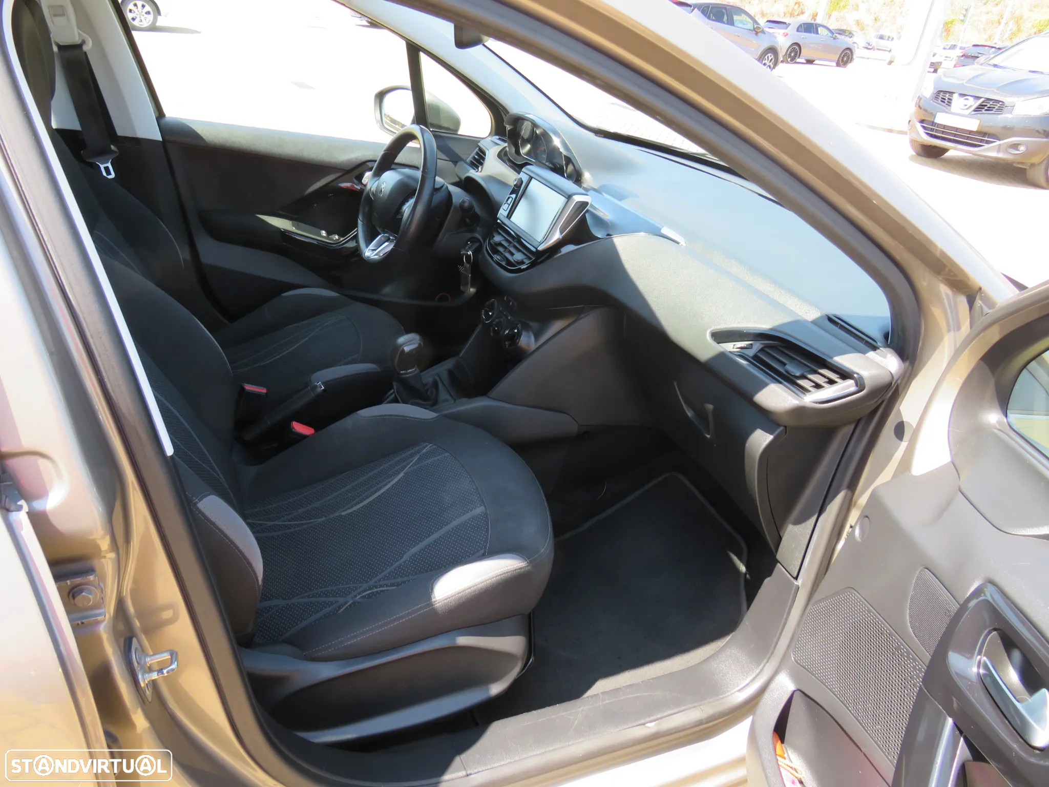 Peugeot 208 1.4 HDi - 11
