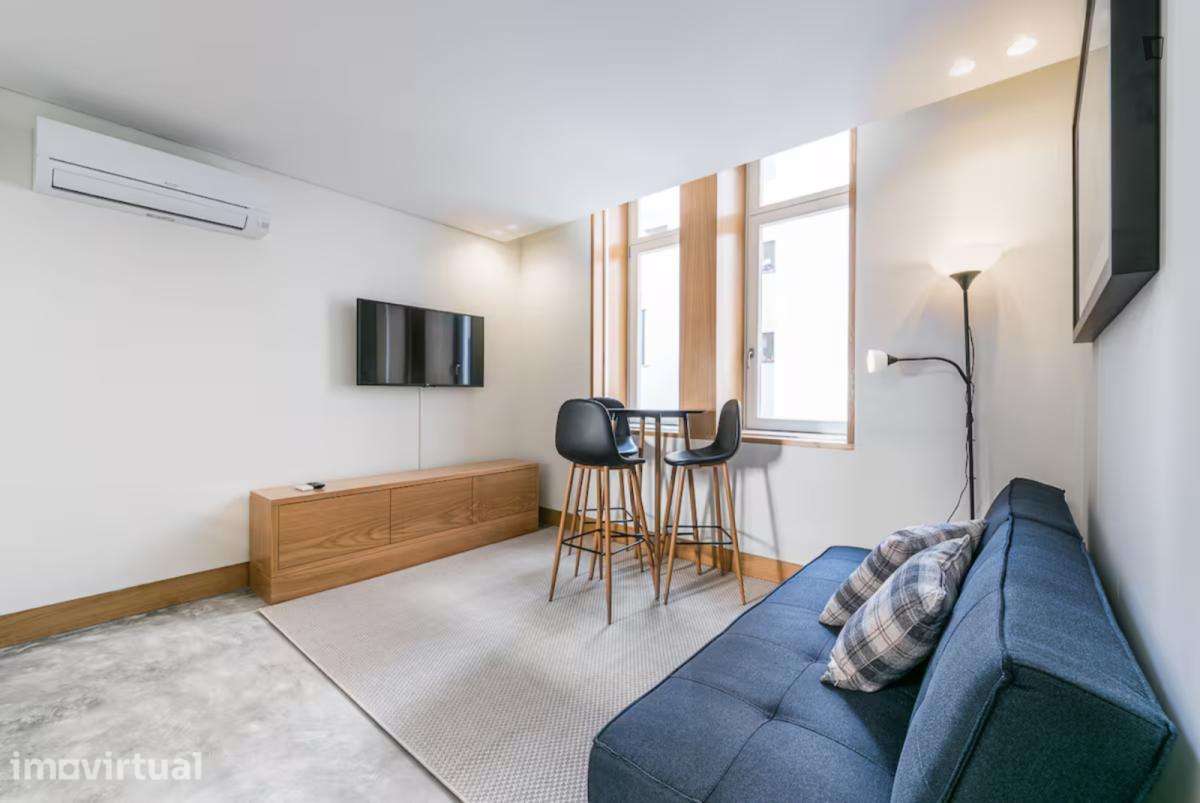 Apartamento com 1 quartos - localizado em Porto - Grande imagem: 2/12