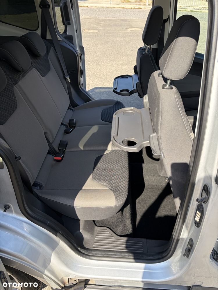 Ford Tourneo Courier 1.0 EcoBoost S&S Titanium - 14