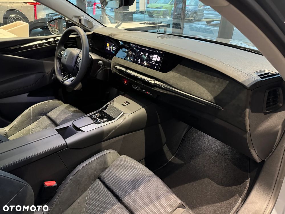 DS Automobiles N°4 E-Tense 58.3kWh Étoile Alcantara - 18