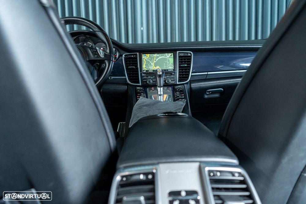 Porsche Panamera Standard - 8