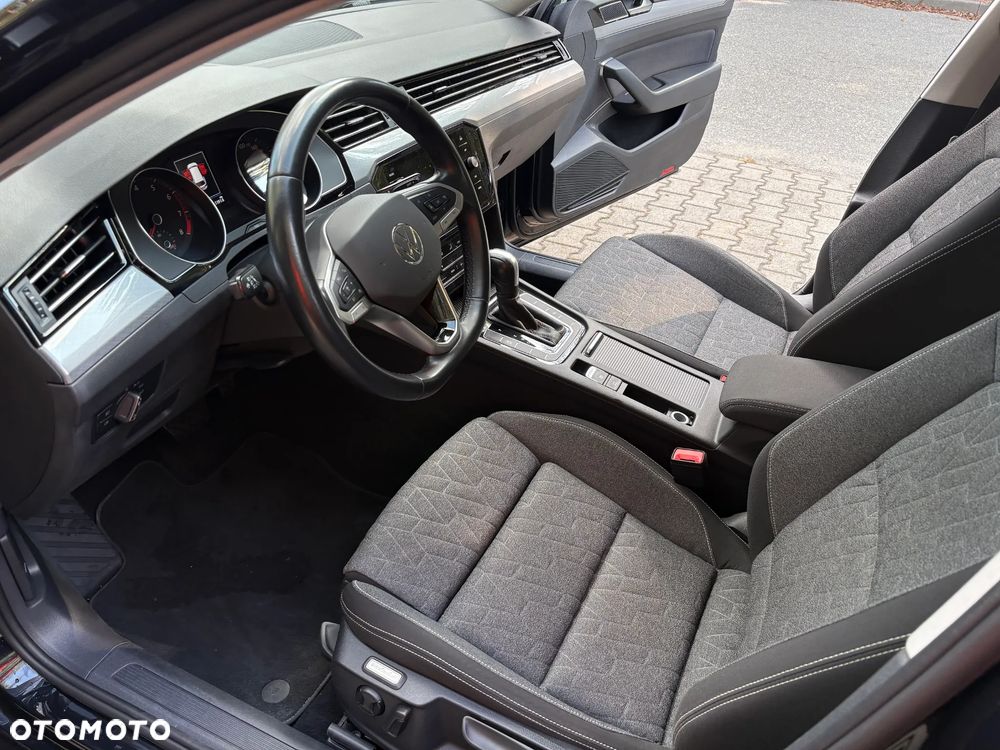 Volkswagen Passat - 2