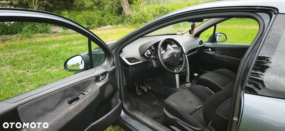 Peugeot 207 90 HDi FAP (Blue Lion) Filou - 8