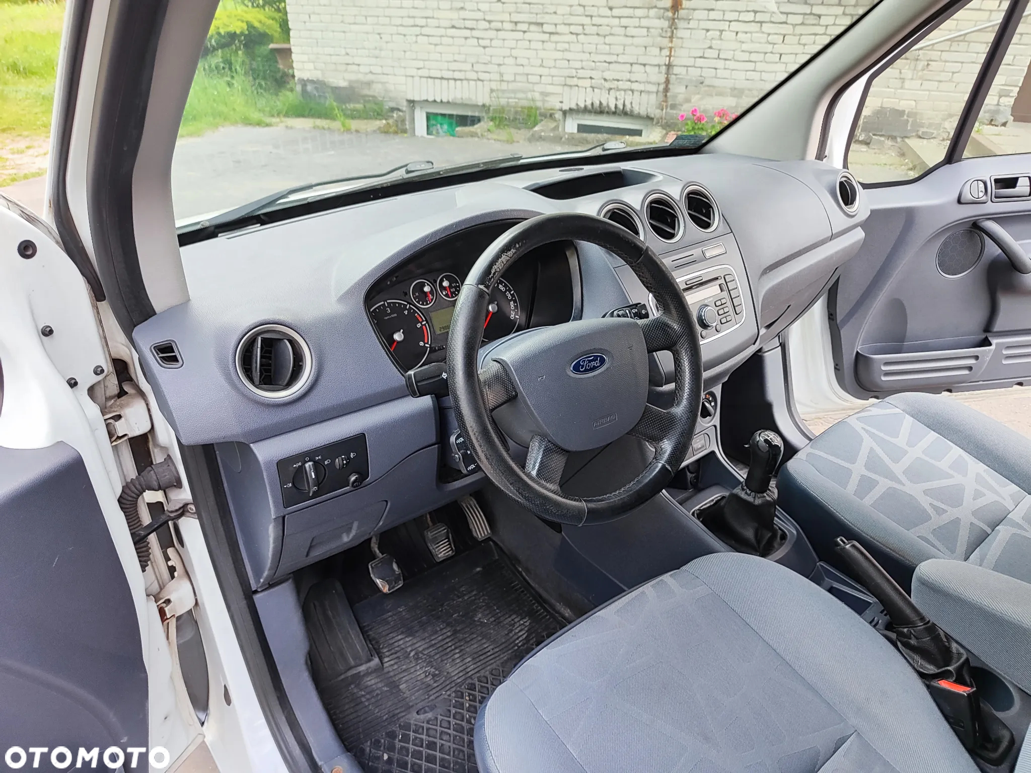 Ford Transit Connect - 19