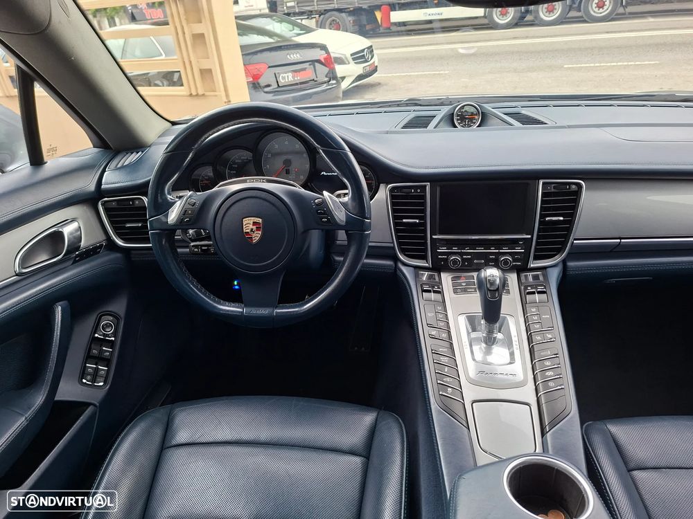 Porsche Panamera 4S PDK - 28