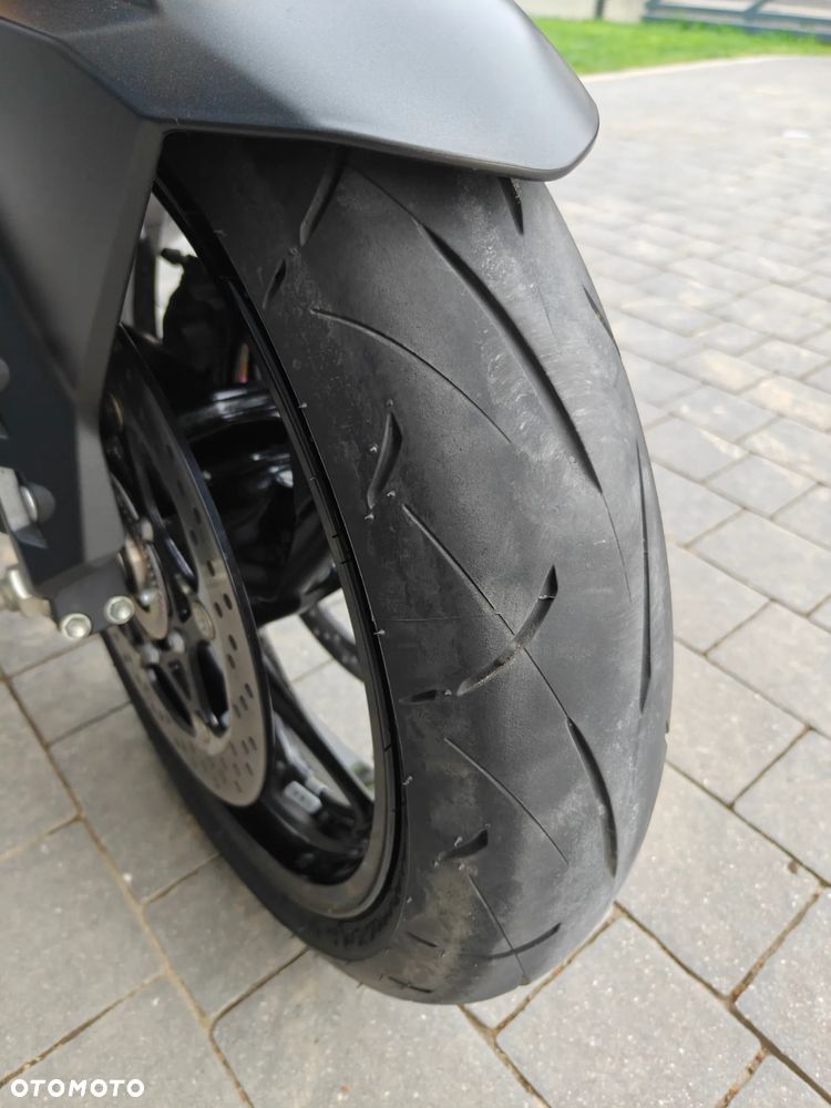 Suzuki GSX 1000 - 16