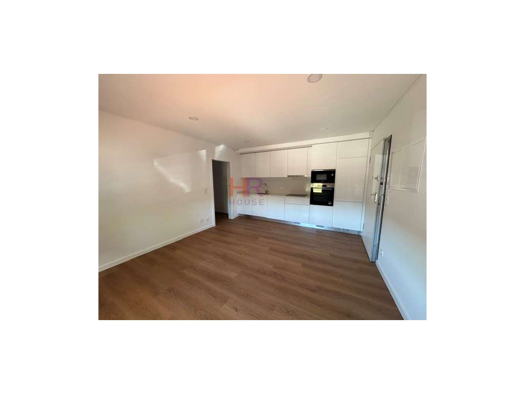 Apartamento T1 Novo para Arrendamento em Santo António dos Olivais,... - Grande imagem: 4/6