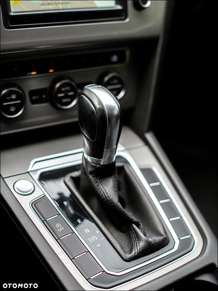 Volkswagen Passat - 31