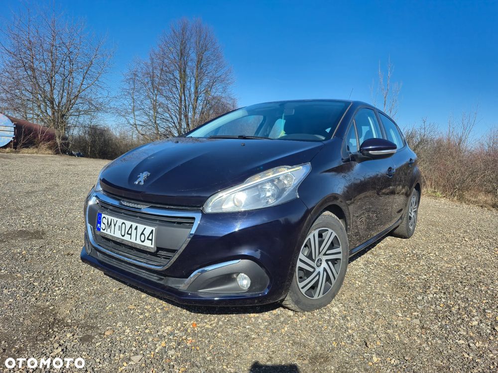 Peugeot 208 - 1