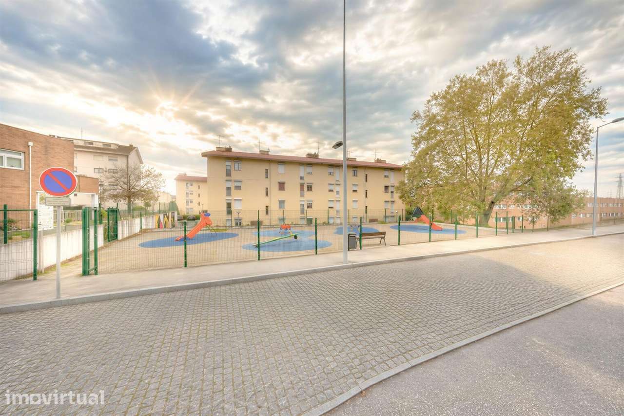 Apartamento T2 Renovado em Cruz de Pau, Matosinhos - Grande imagem: 3/25
