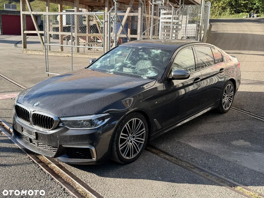 BMW Seria 5 M550i xDrive - 3