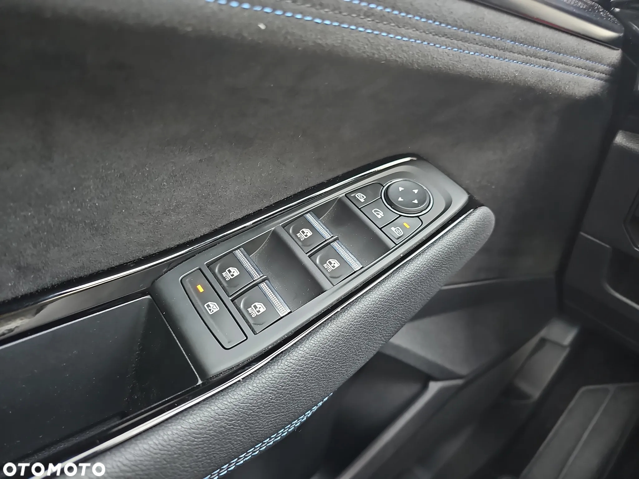 Renault Austral 1.2 E-Tech Full Hybrid 200 Iconic esprit Alpine MMT - 14