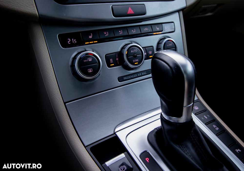 Volkswagen Passat CC - 36