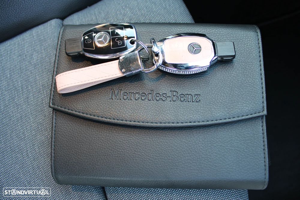 Mercedes-Benz GLA 180 d 7G-DCT Urban - 54