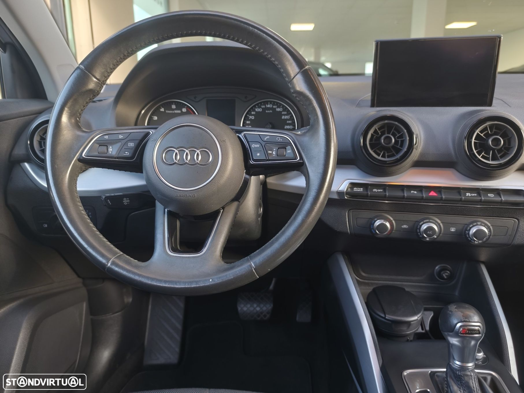 Audi Q2 1.0 TFSI Design S tronic - 11