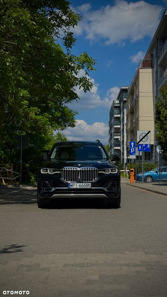 BMW X7 xDrive40i - 12