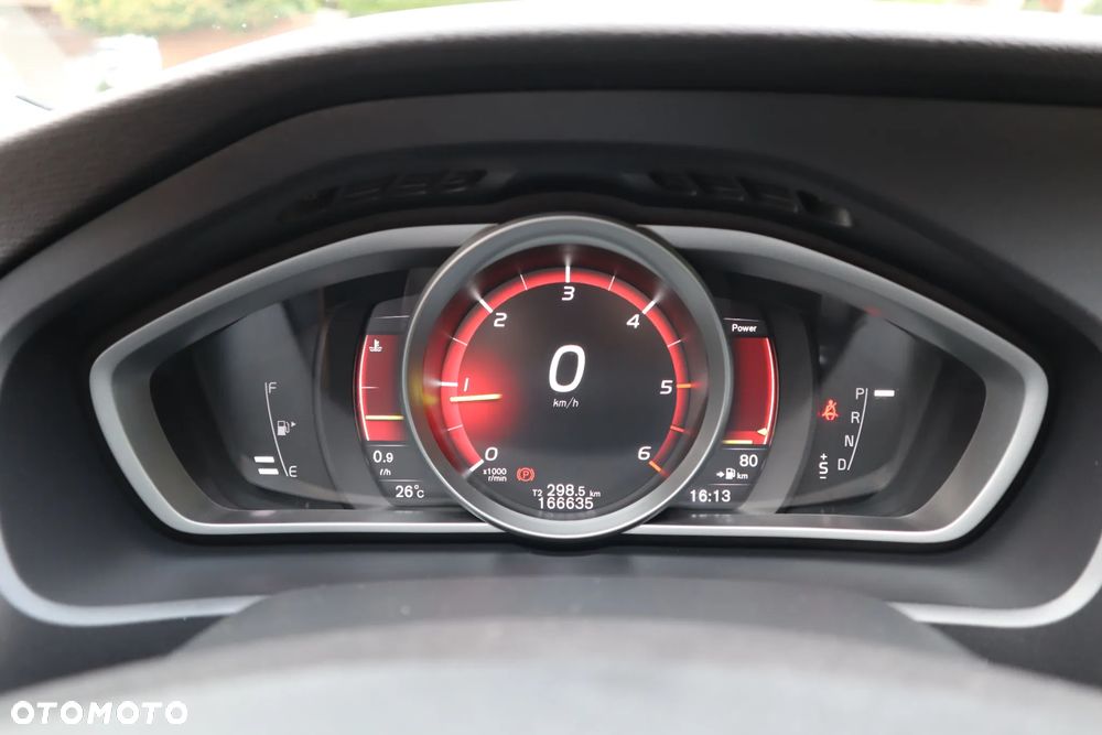 Volvo V40 Cross Country - 17