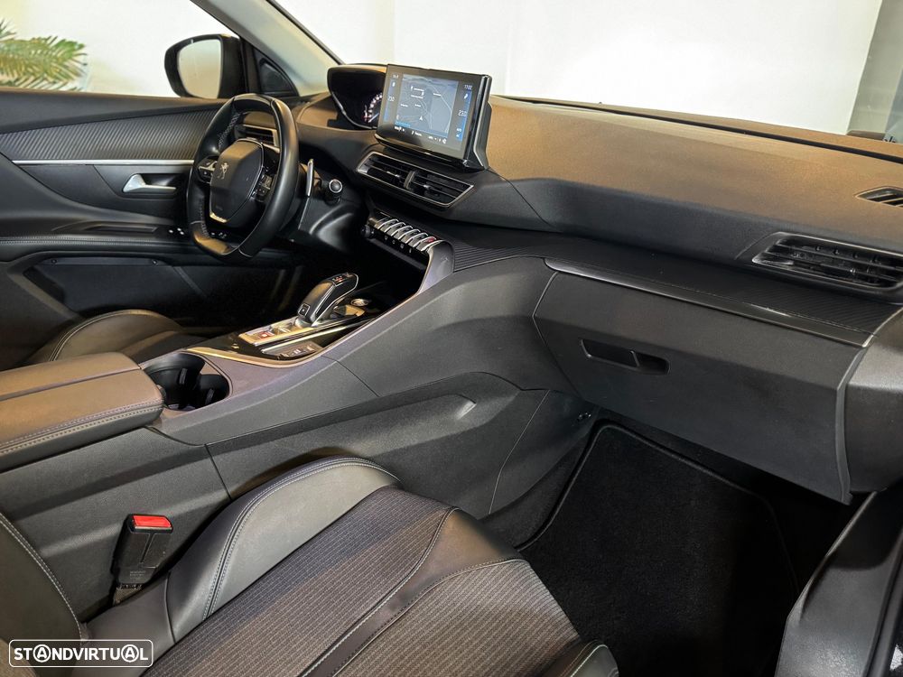 Peugeot 5008 PureTech 130 EAT8 Stop & Start Allure Pack - 24