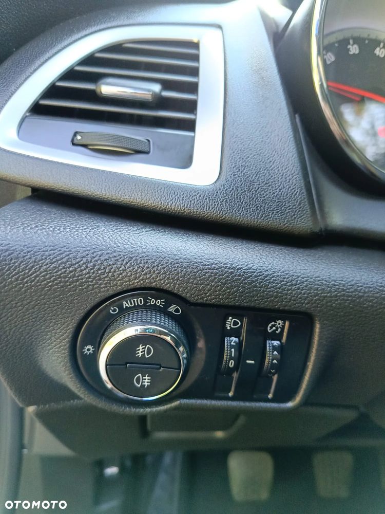 Opel Astra 1.4 T Sport - 15