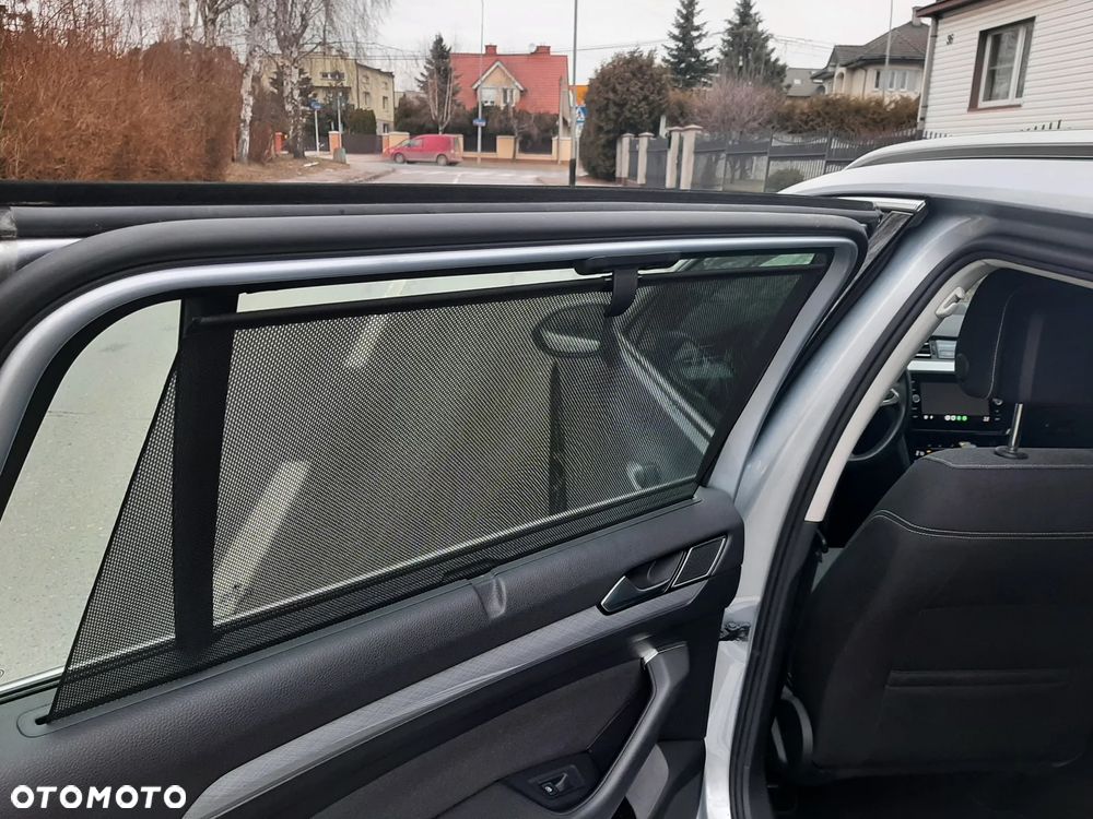 Volkswagen Passat Variant 2.0 TDI SCR DSG Business - 10