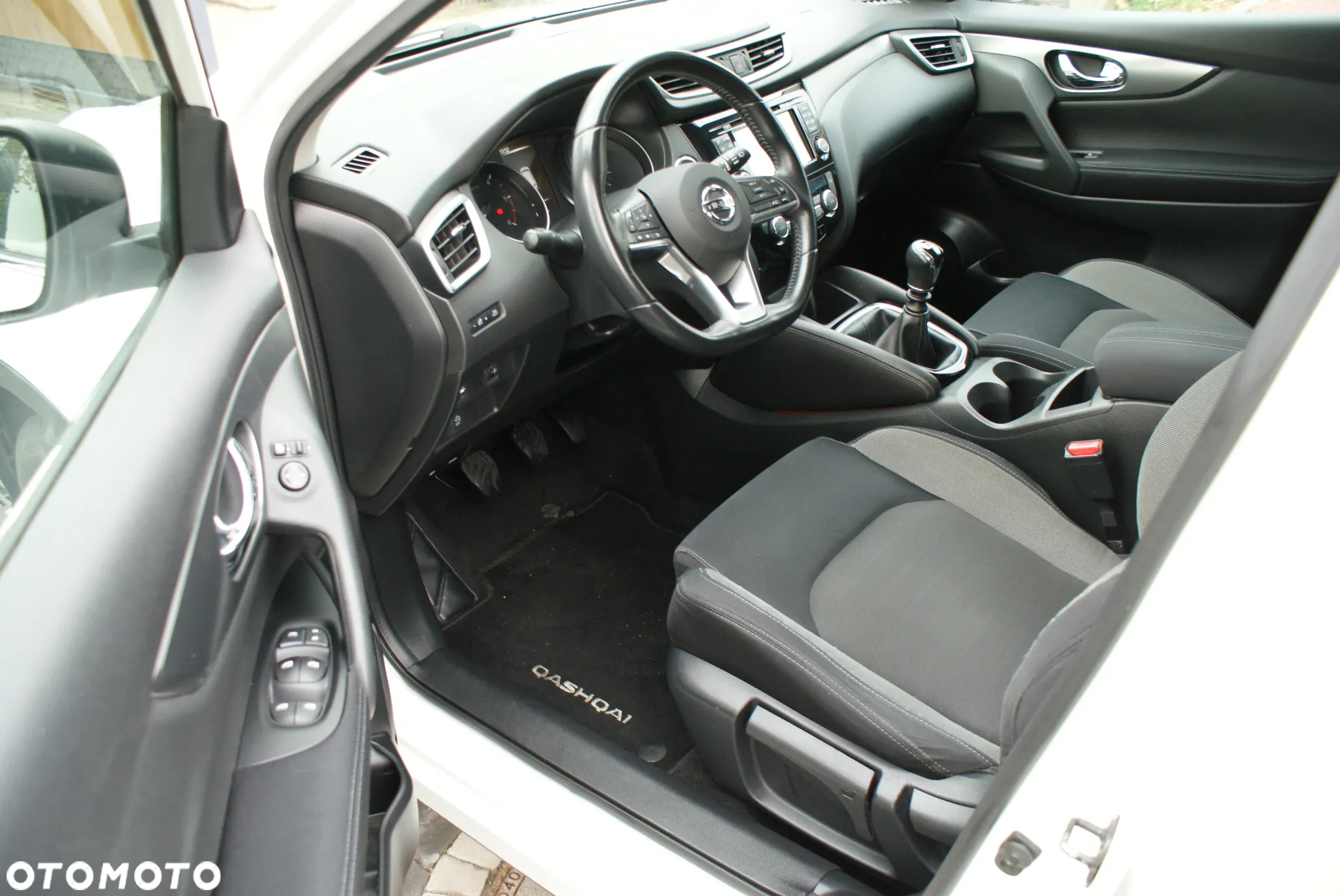 Nissan Qashqai 1.5 dCi Tekna - 9