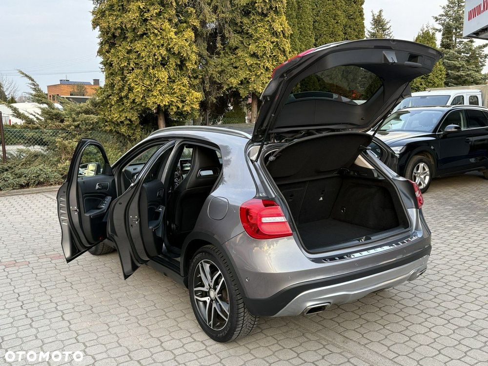 Mercedes-Benz GLA - 31
