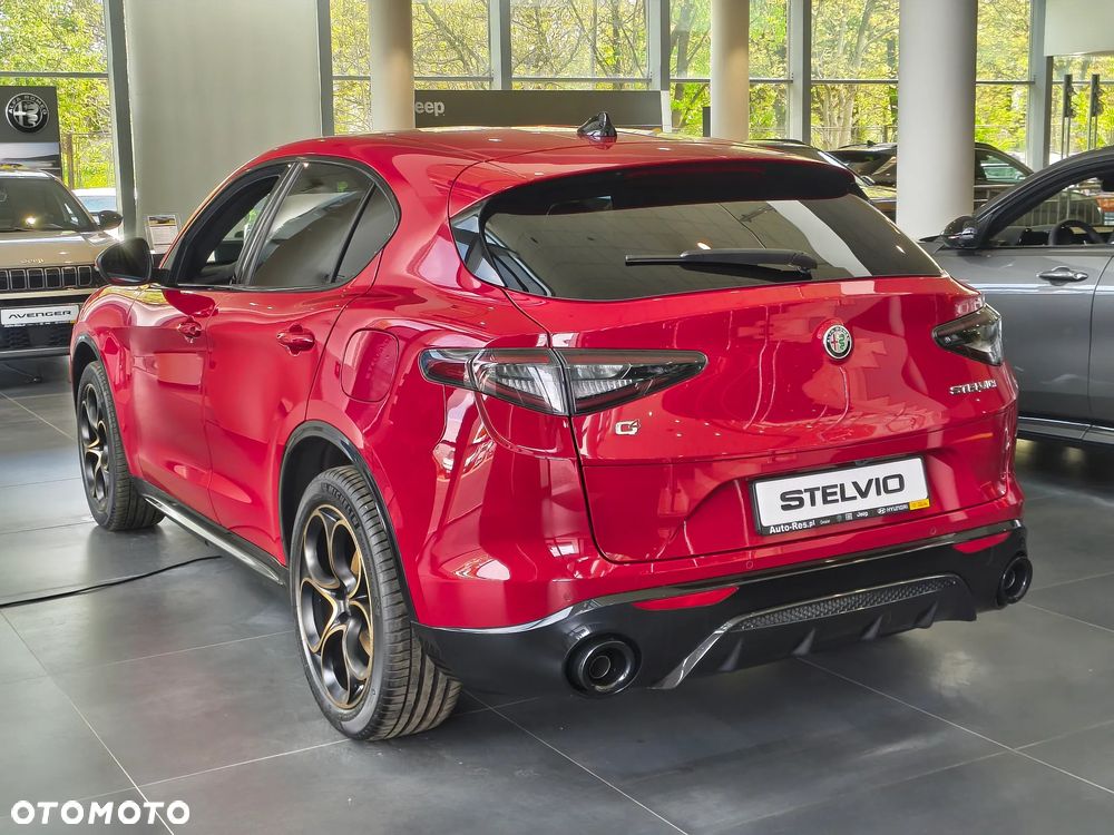 Alfa Romeo Stelvio 2.0 Turbo Intensa Q4 - 12