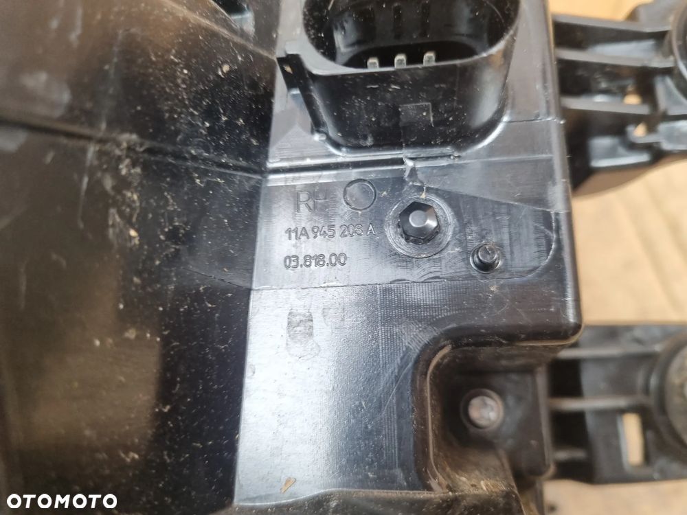 VW ID.4 IQ LIGHT LAMPA TYLNA PRAWA - 7