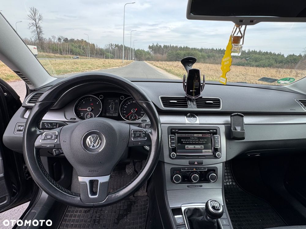 Volkswagen Passat 2.0 TDI Comfortline - 12