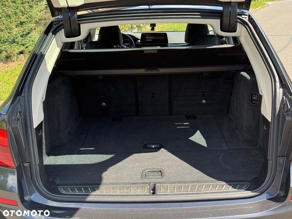 BMW Seria 5 530i Sport Line - 10