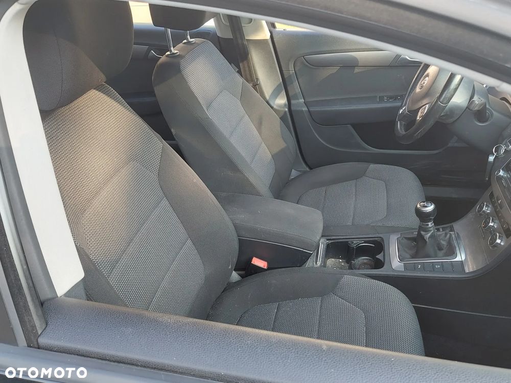 Volkswagen Passat 2.0 Blue TDI SCR Highline - 8