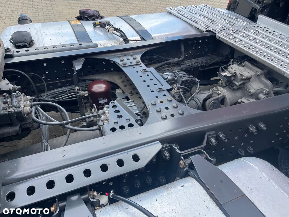 Mercedes-Benz Actros 1848 Gigaspace Lowdeck 500 tys km Klima parkingowa Ksenony Airbag Ledy - 15