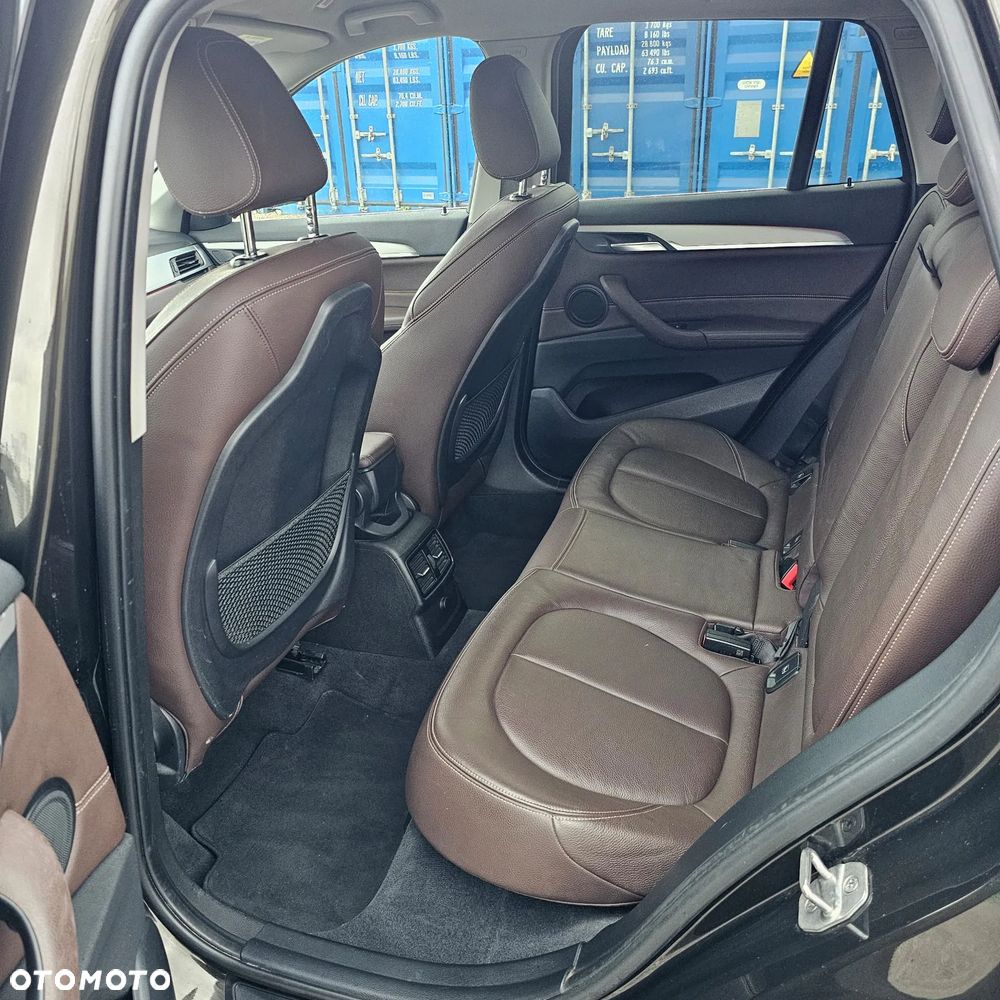 BMW X1 xDrive20i Sport Line - 19