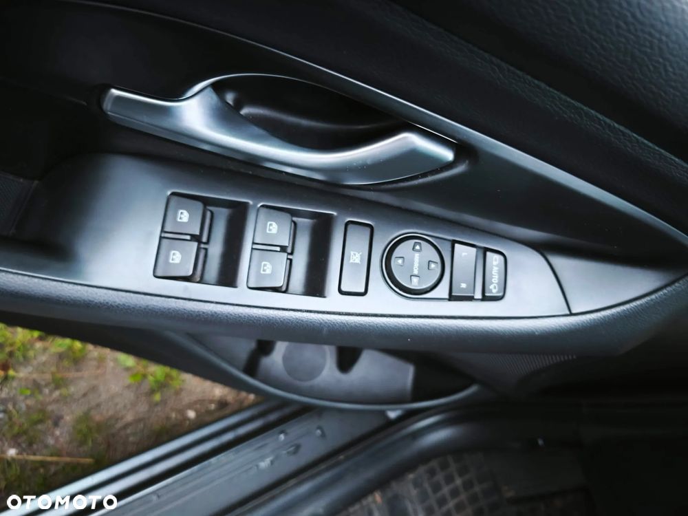 Hyundai i30 1.4 T-GDI Family+ - 15