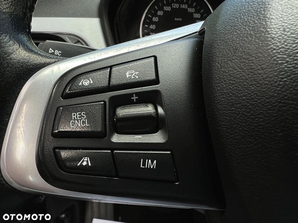 BMW X1 sDrive18d - 27