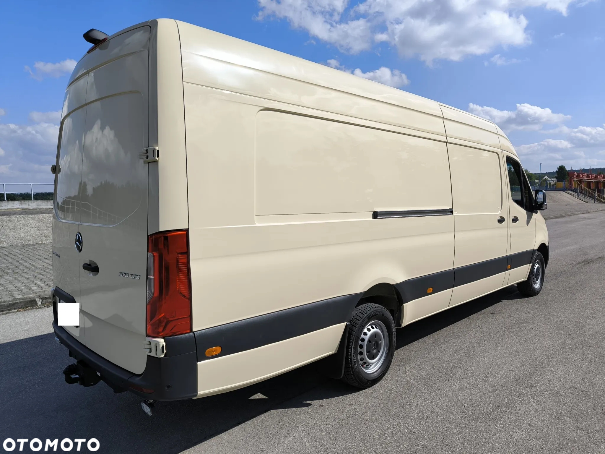 Mercedes-Benz Sprinter - 11