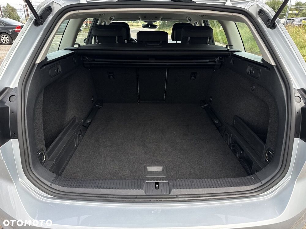 Volkswagen Passat 2.0 TDI Business DSG - 39