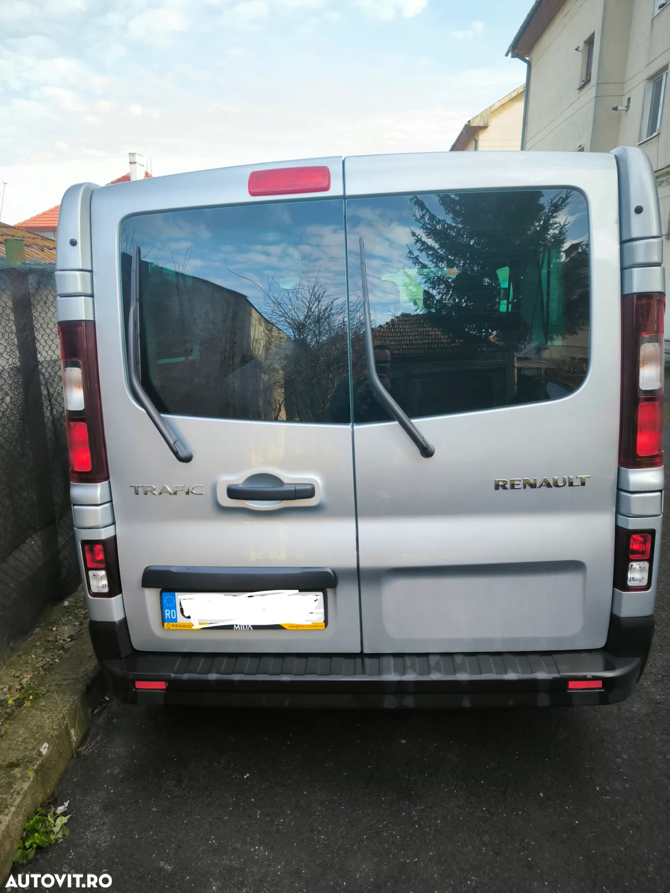 Renault Trafic Combi 2.0 Blue dCi 150 S&S L2 8+1 Zen - 3