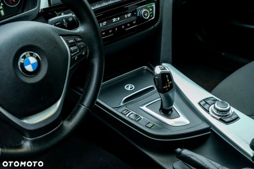 BMW Seria 3 318d Luxury Line - 17