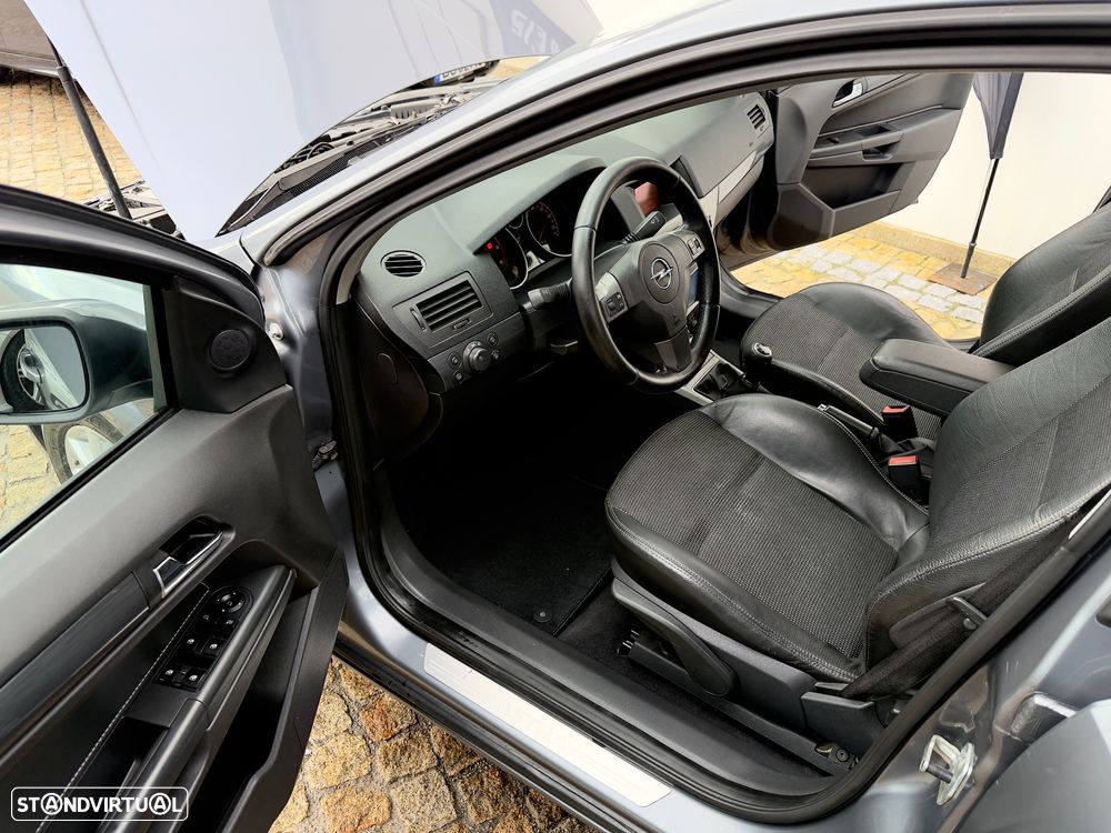 Opel Astra 1.3 CDTi Cosmo - 32