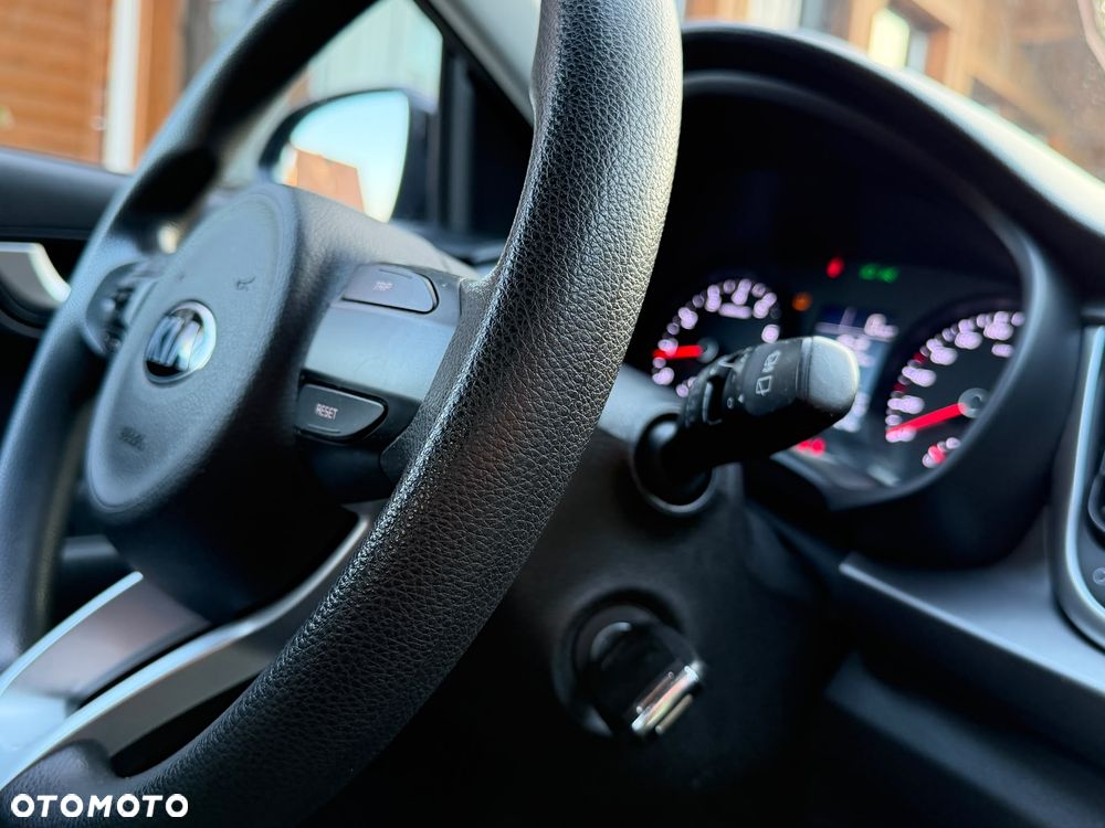 Kia Rio 1.4 M - 33