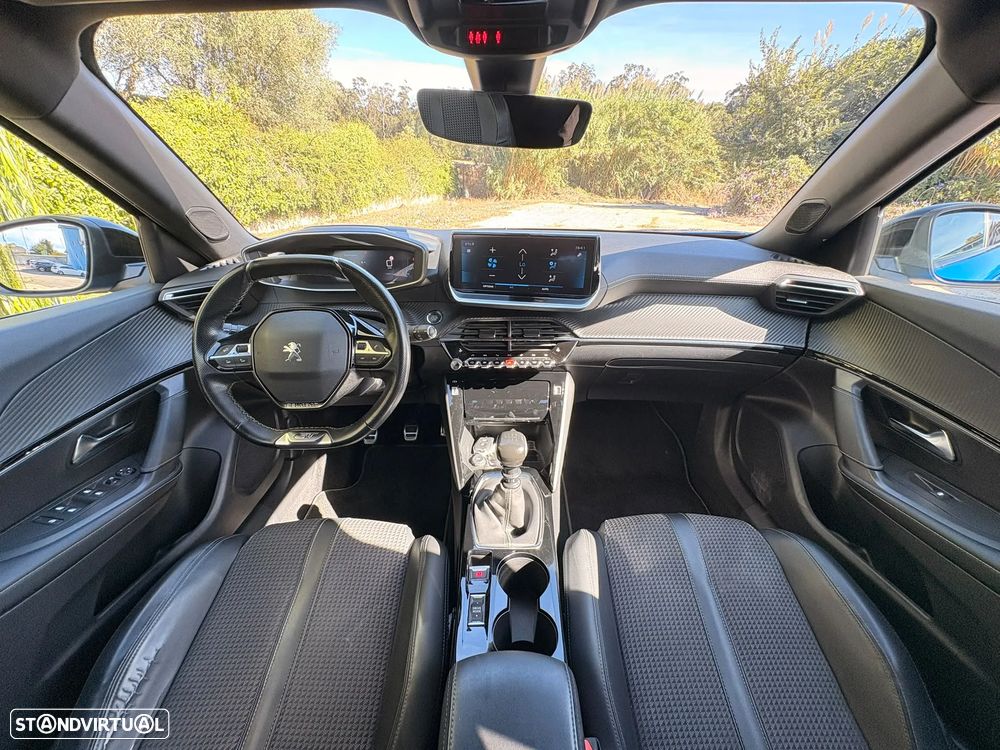 Peugeot 2008 1.2 PureTech GT Line - 28