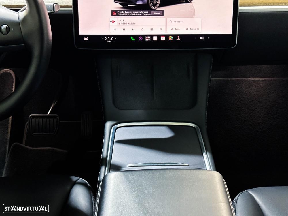 Tesla Model Y - 24
