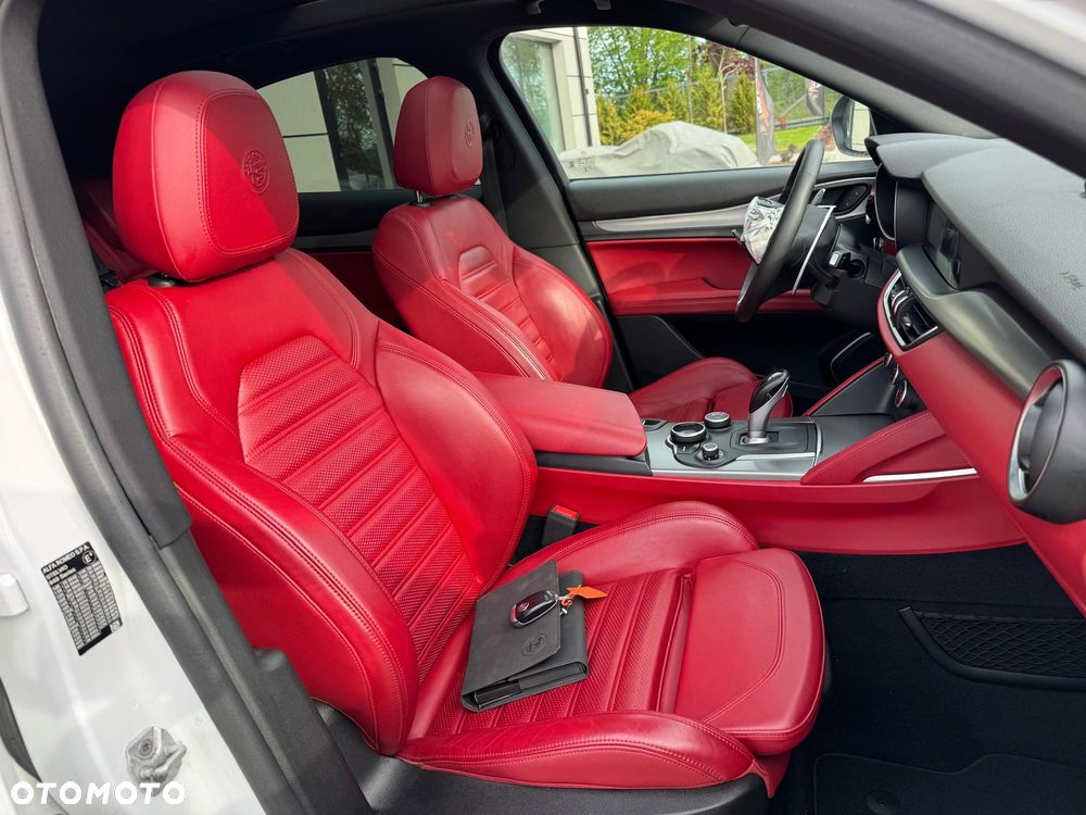 Alfa Romeo Stelvio 2.0 Turbo 16V AT8-Q4 Veloce Ti - 17