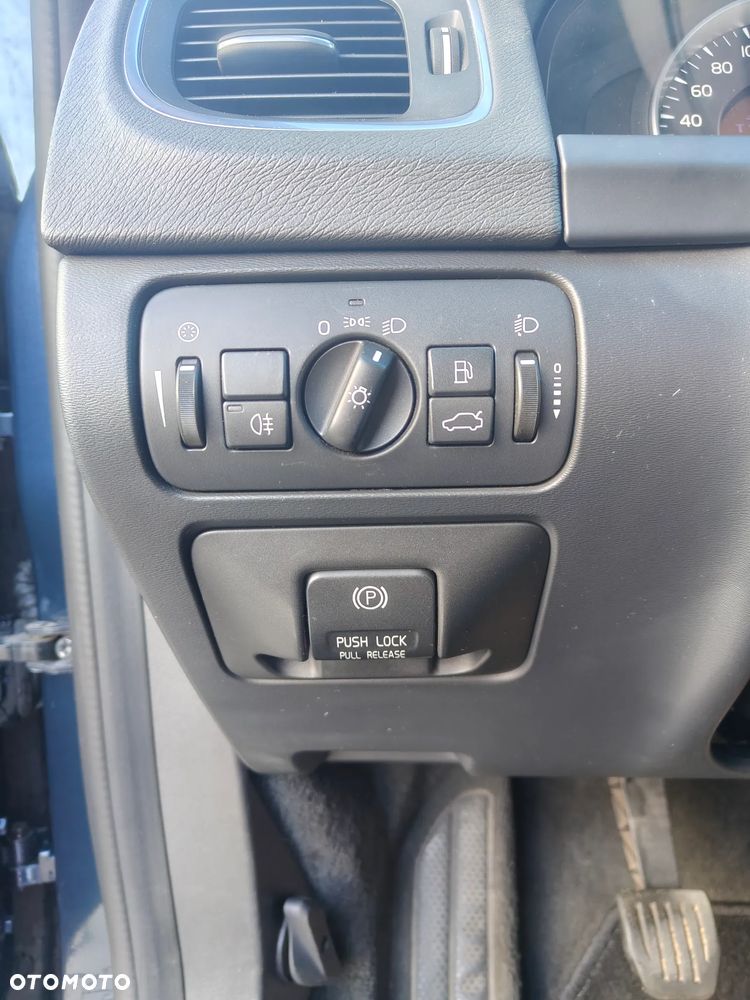 Volvo V60 D3 Summum - 19