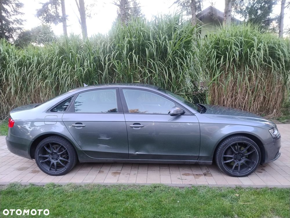 Audi A4 Limousine - 3