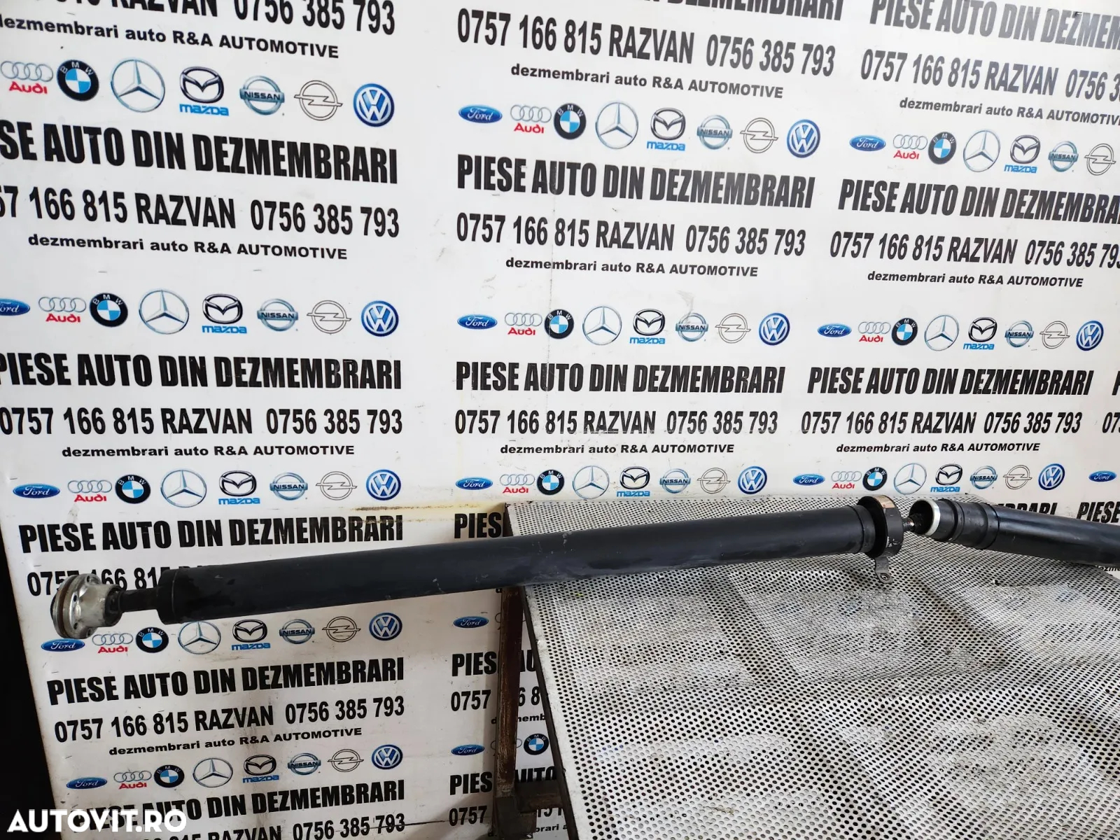 Cardan Range Rover Evoque 2.0 D Ingenium Automat An 2015-2016-2017-2018-2019 Dezmembrez Range Rover Evoque Facelift An 2015-2016-2017-2018-2019 2.0 D Automat 4x4 Volan Stanga - Dezmembrari Arad - 2