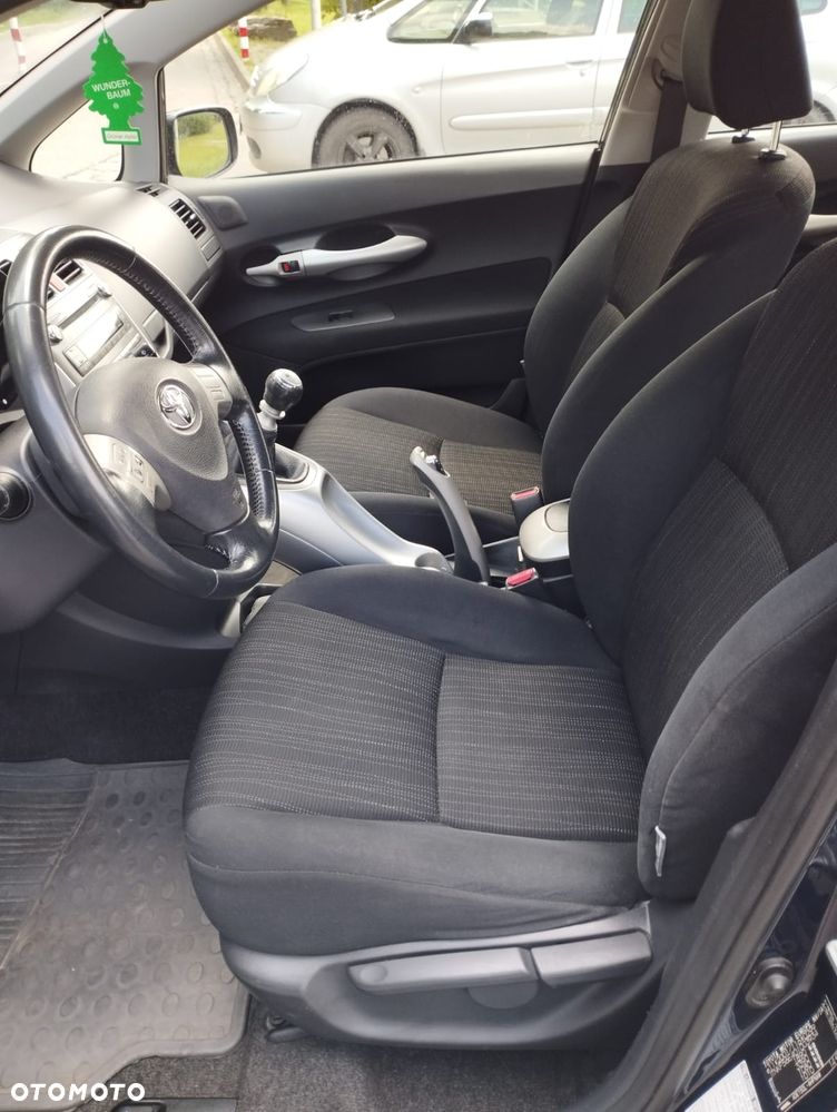Toyota Auris 2.0 D-4D Premium - 8